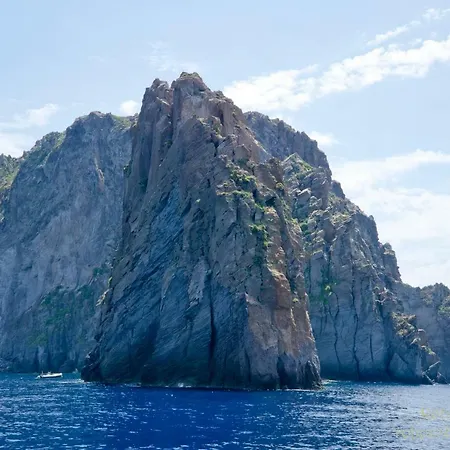 Catamarano Azul Úszó hotel *