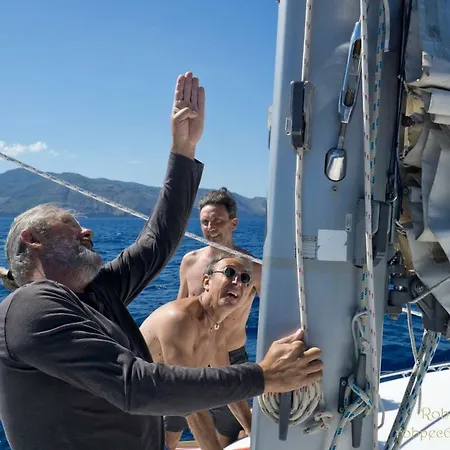 Botel Catamarano Azul