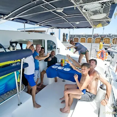 Catamarano Azul Botel